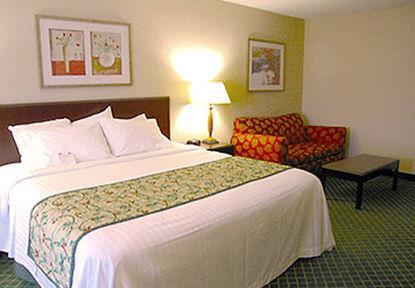 Fairfield By Marriott West